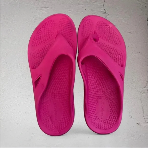 Oofos Hot Pink Slide Sandals Flip Flops - Picture 1 of 4